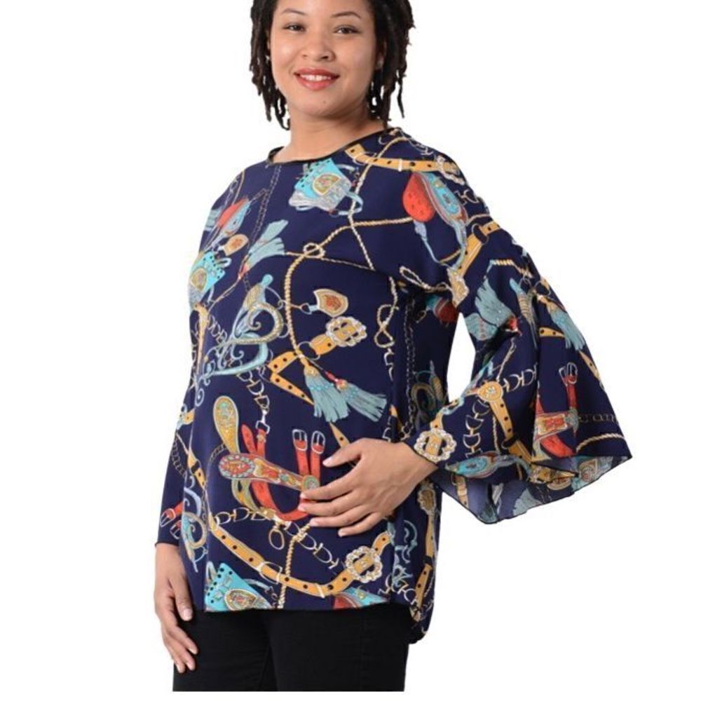 Jovie women’s  plus size navy buckle chain, print bell sleeve blouse, size 1X ￼